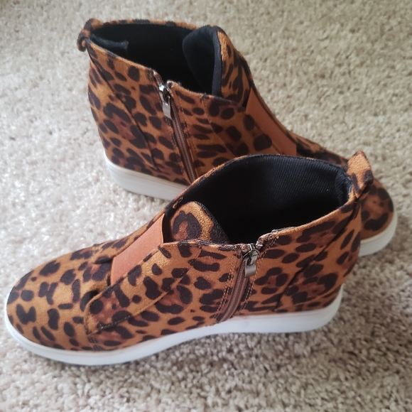 Ccocci Wedge Sneaker Booties NWOT - Picture 2 of 8